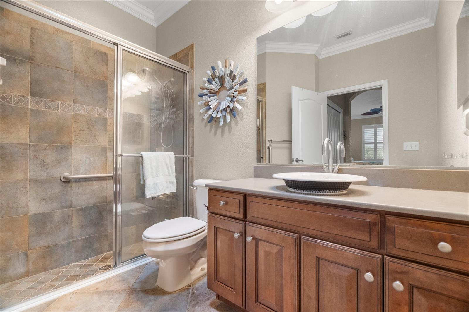 LYNDHURST CONDO - Residential