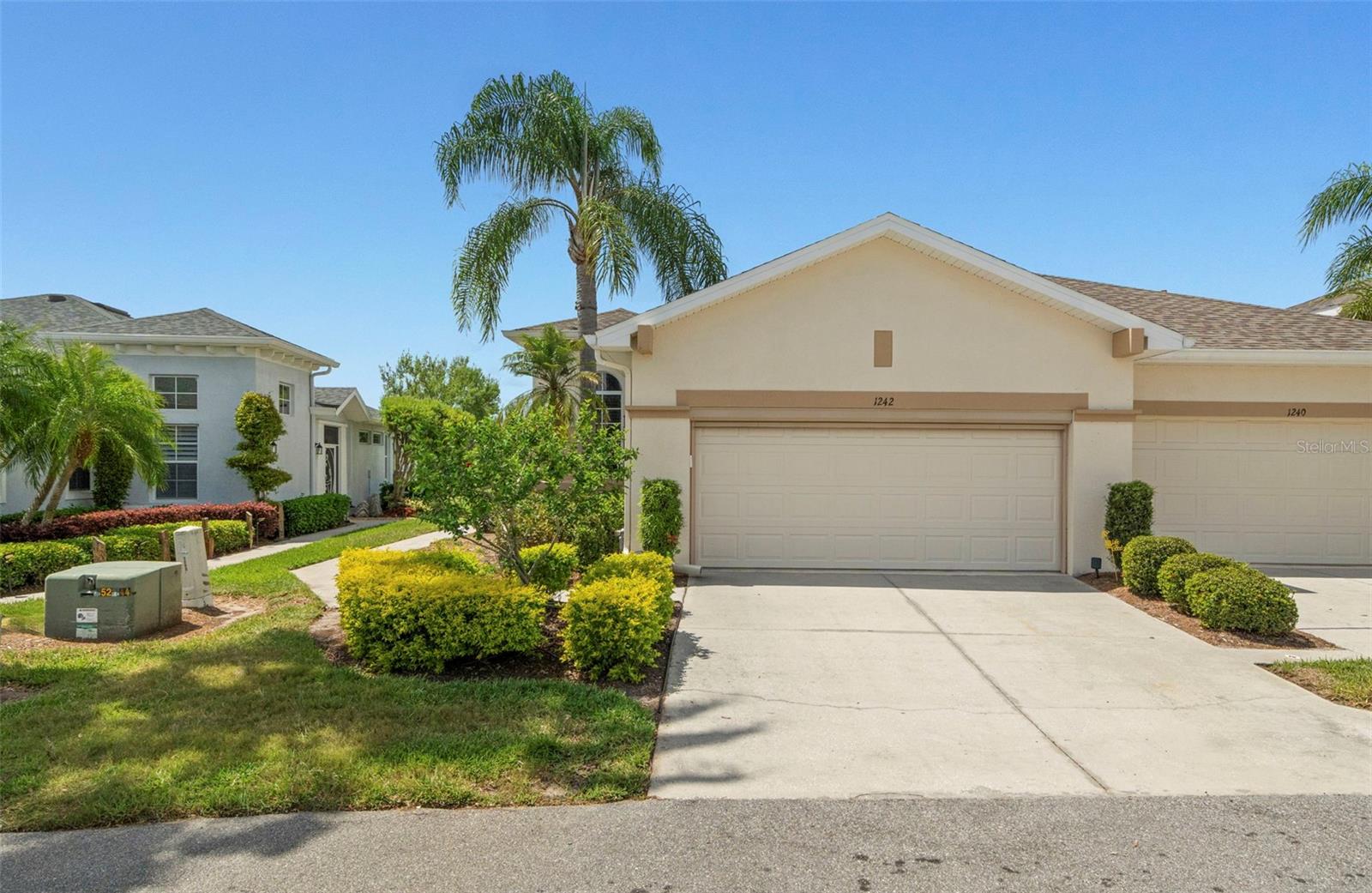 LYNDHURST CONDO - Residential