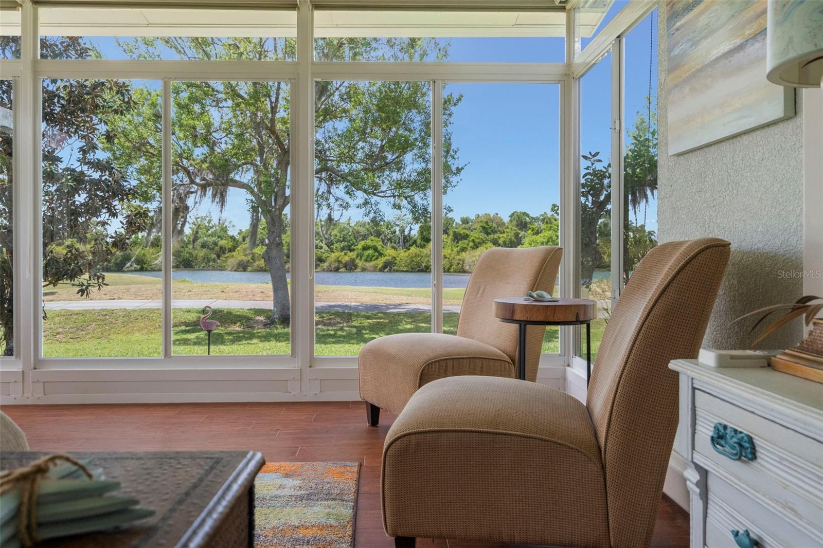 LYNDHURST CONDO - Residential