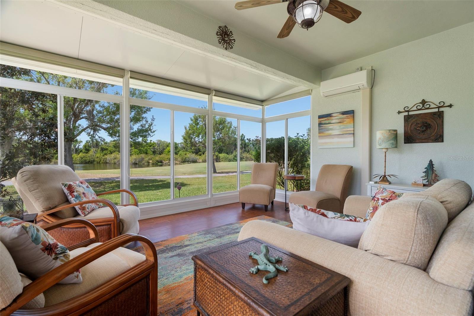 LYNDHURST CONDO - Residential