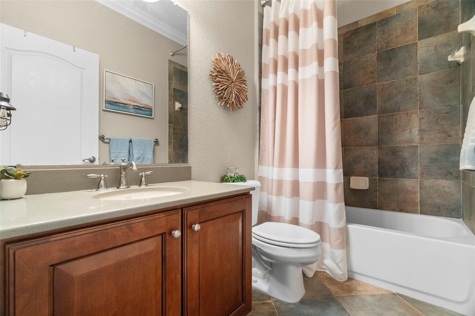 LYNDHURST CONDO - Residential