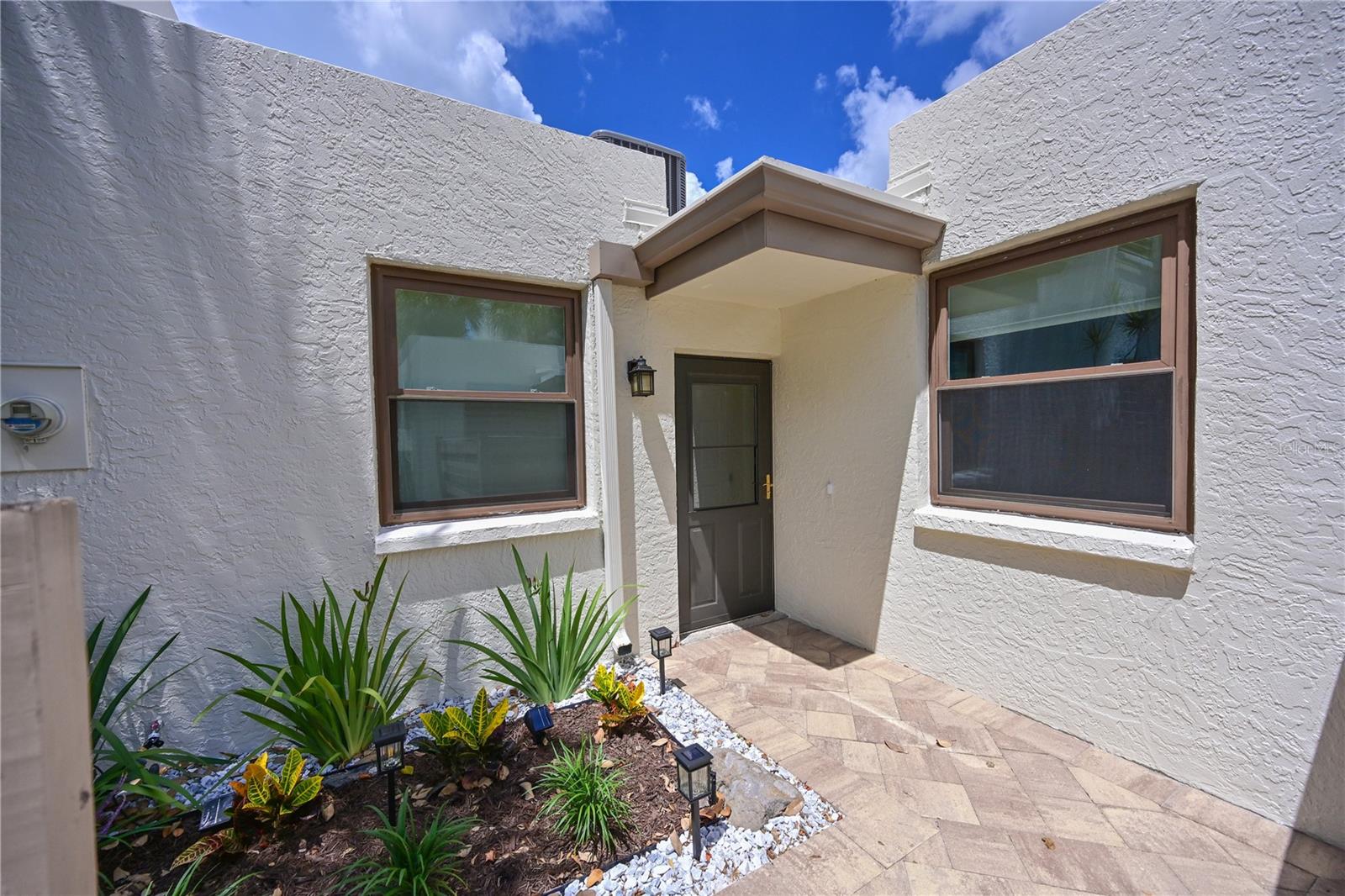 609 WOODLAWN DRIVE