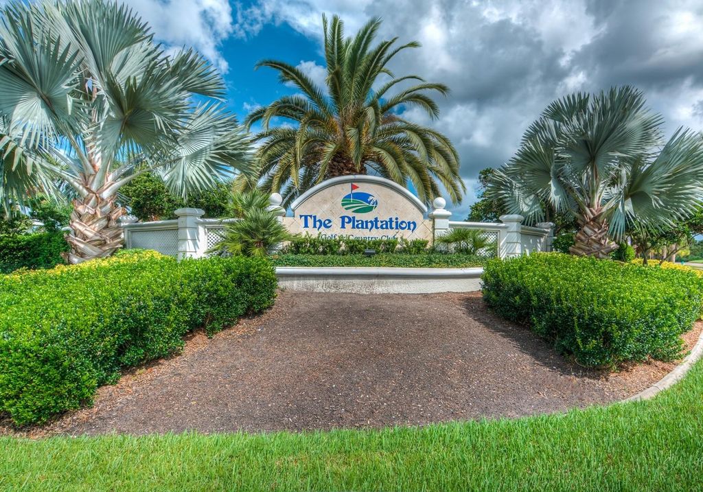 Photo of 130 Southampton Place #360, Venice, FL 34293 (MLS # N6144406)