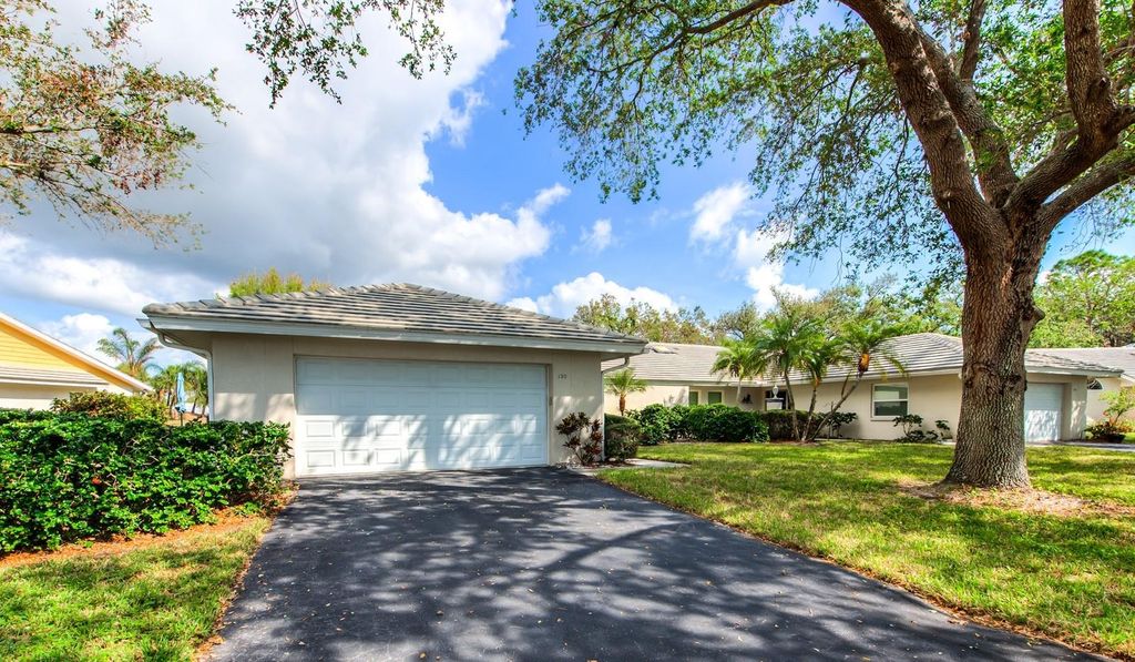 Photo of 130 Southampton Place #360, Venice, FL 34293 (MLS # N6144406)