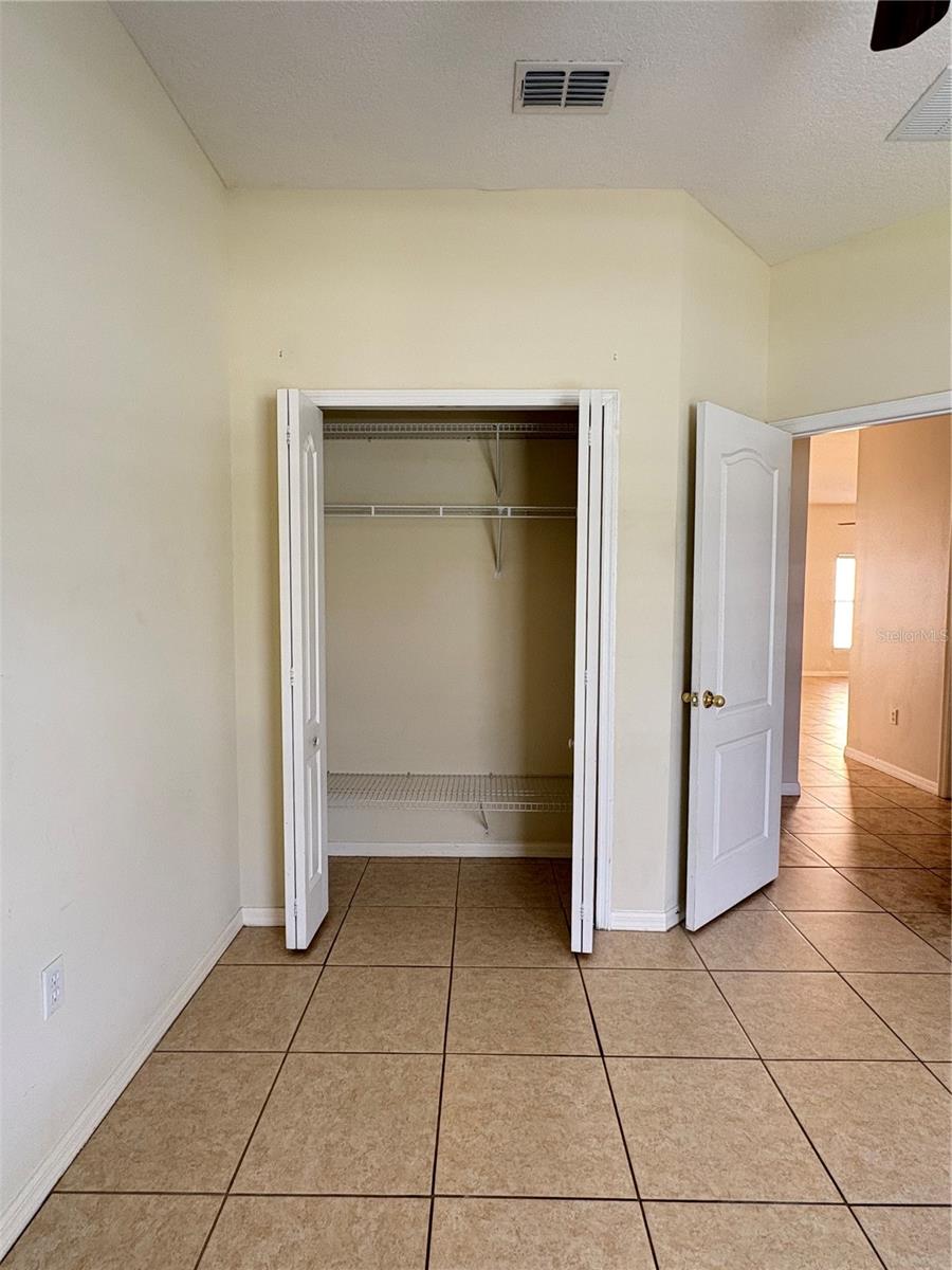 RAINTREE AT SPRINGLAKE VILLAGE PH 1B - Residential Lease