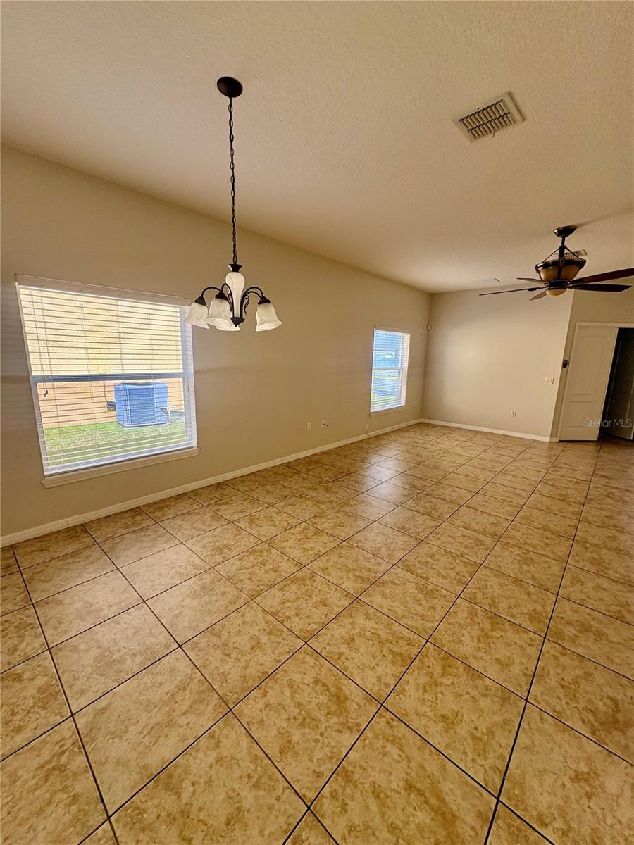 RAINTREE AT SPRINGLAKE VILLAGE PH 1B - Residential Lease