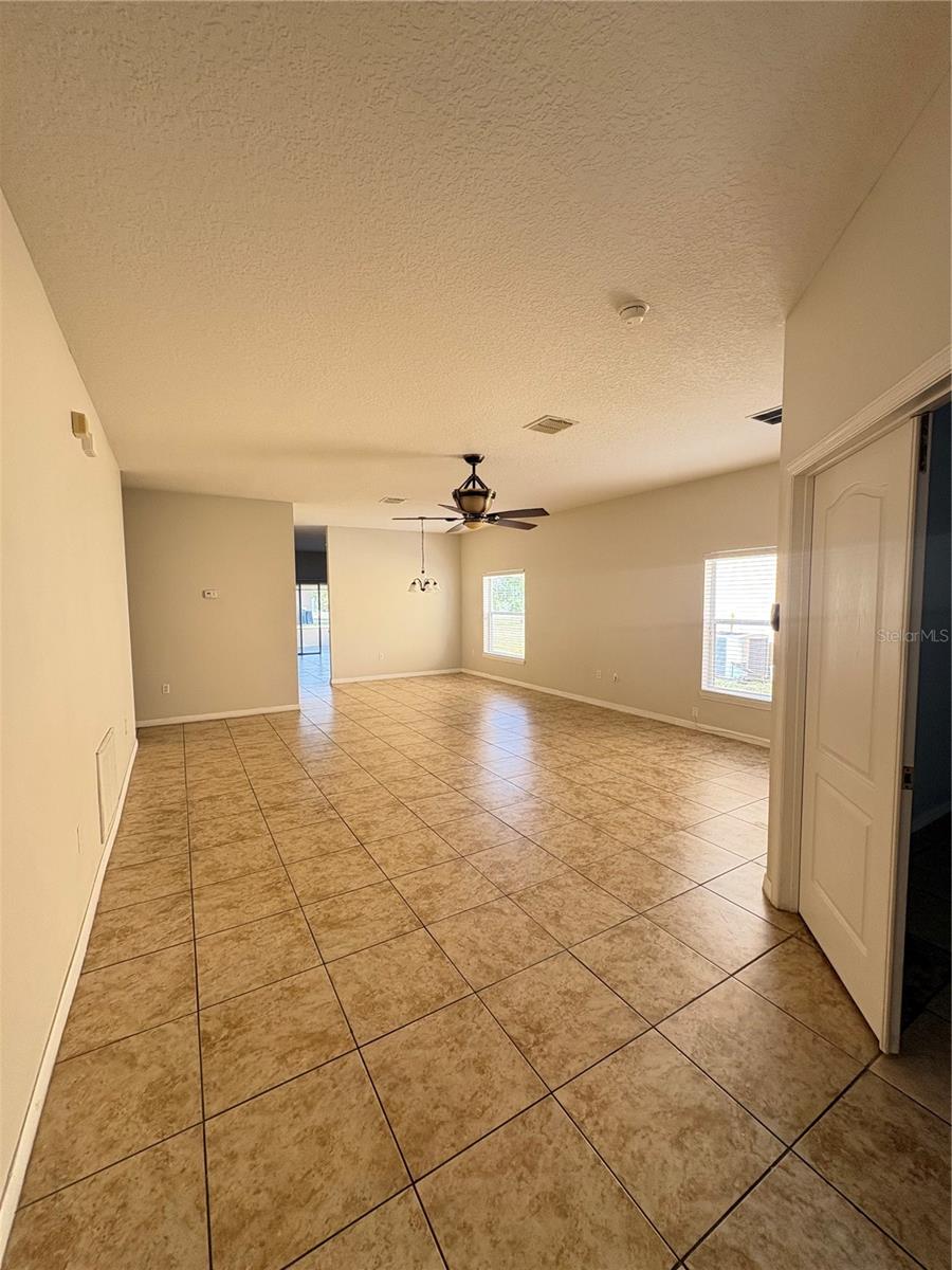 RAINTREE AT SPRINGLAKE VILLAGE PH 1B - Residential Lease