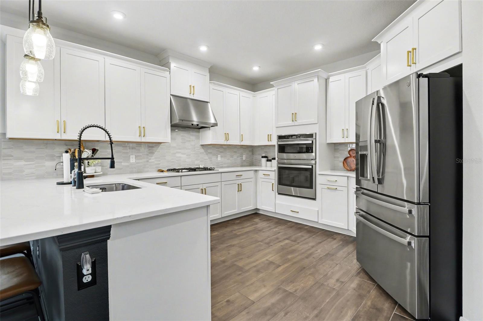 CRESTVIEW - Residential
