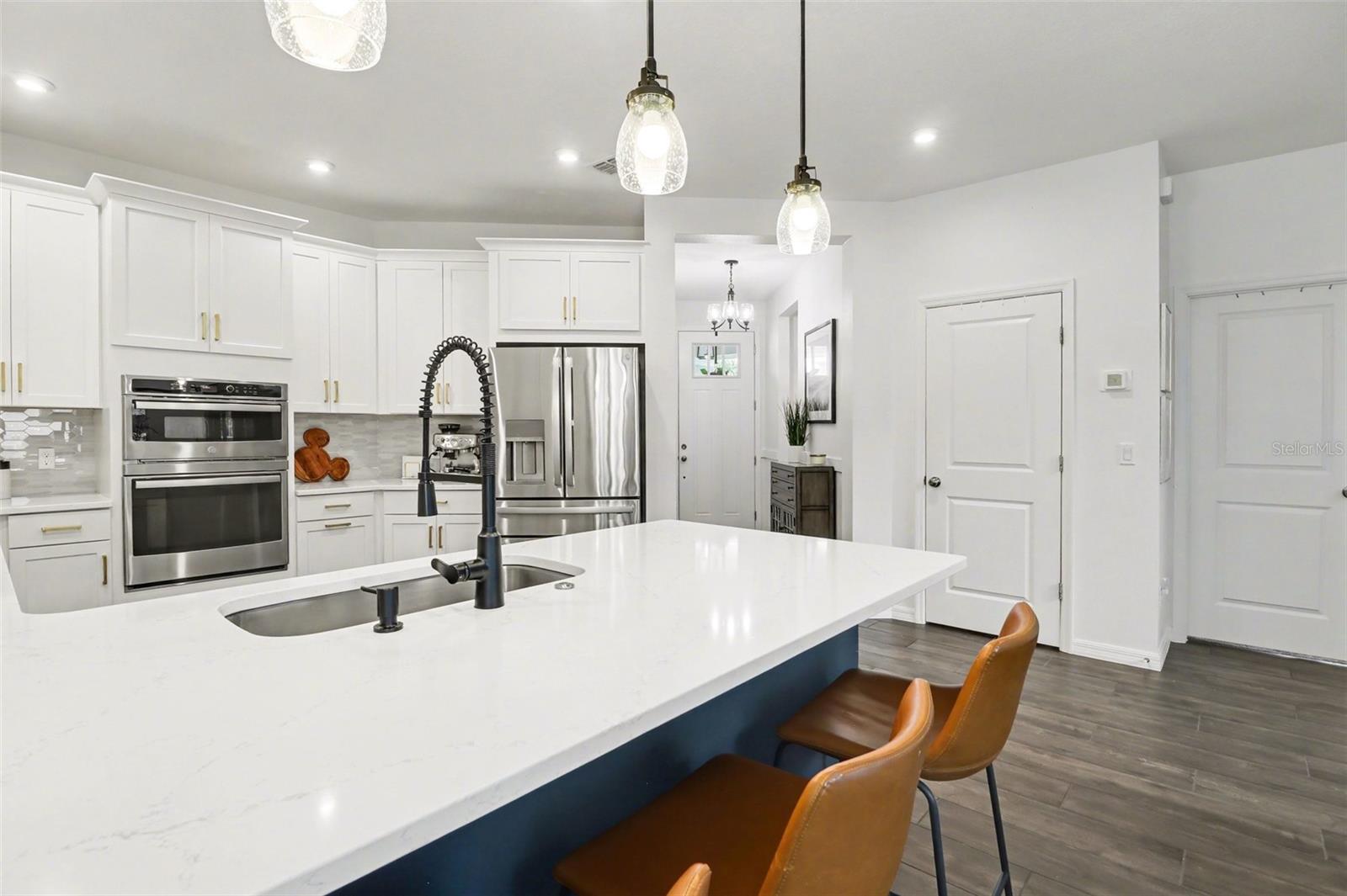 CRESTVIEW - Residential
