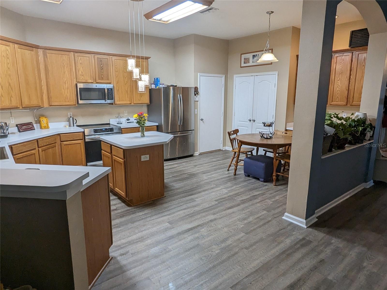 LEXINGTON OAKS VILLAGE 27 - Residential