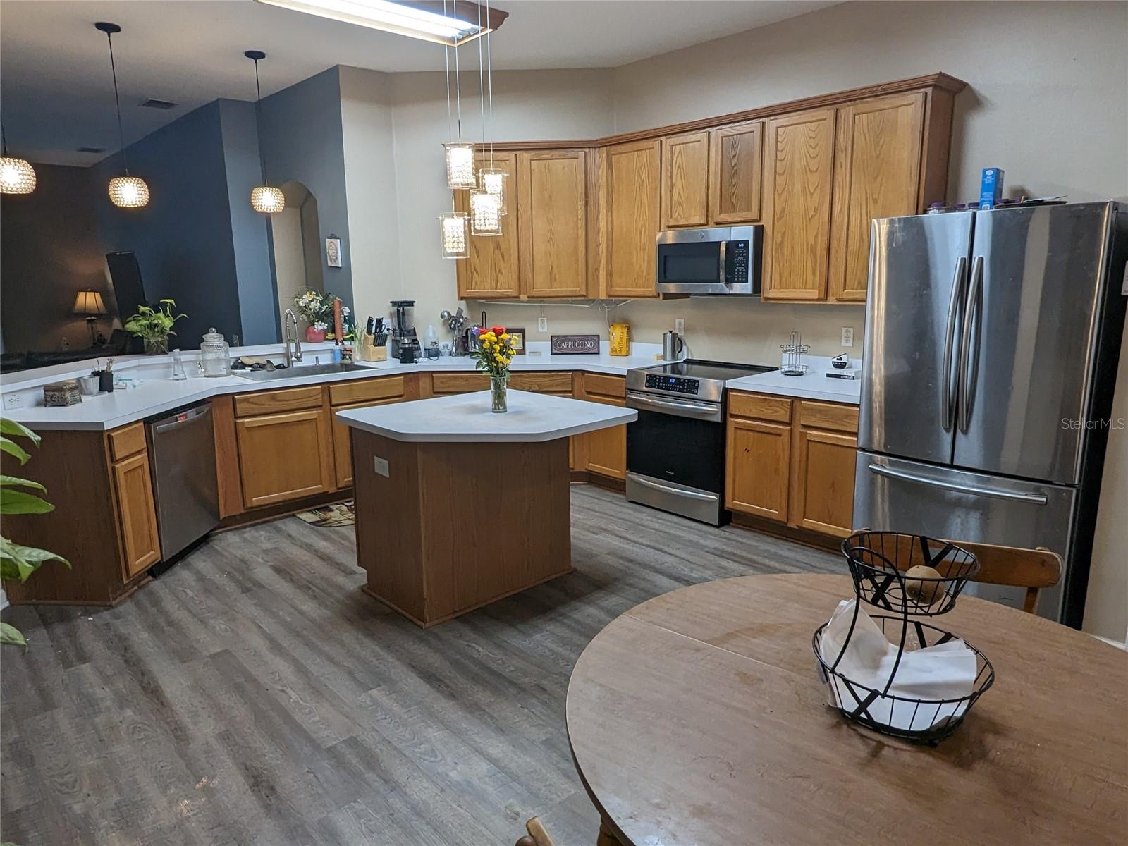 LEXINGTON OAKS VILLAGE 27 - Residential