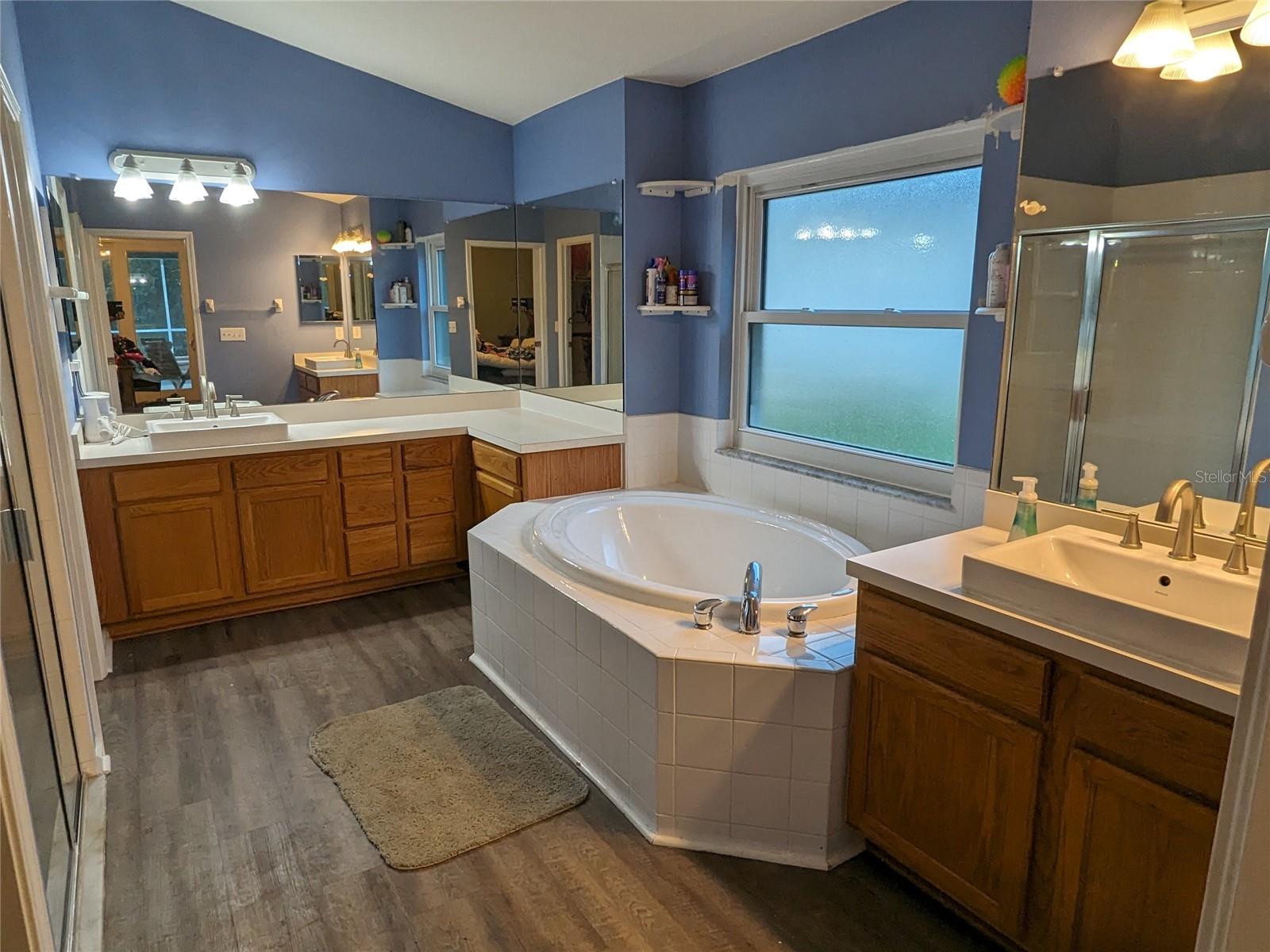 LEXINGTON OAKS VILLAGE 27 - Residential