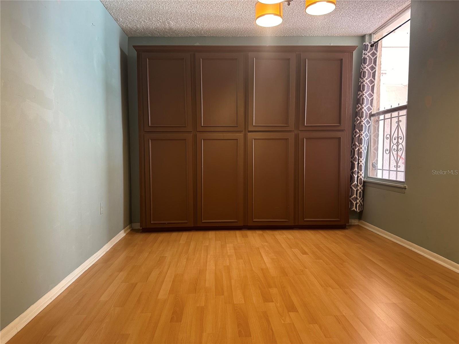 ROYAL ARMS CONDO - Residential Lease