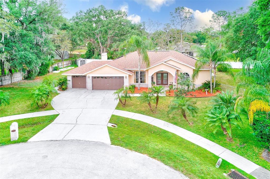 Photo of 12302 Knight Place, Thonotosassa, FL 33592 (MLS # TB8366608)