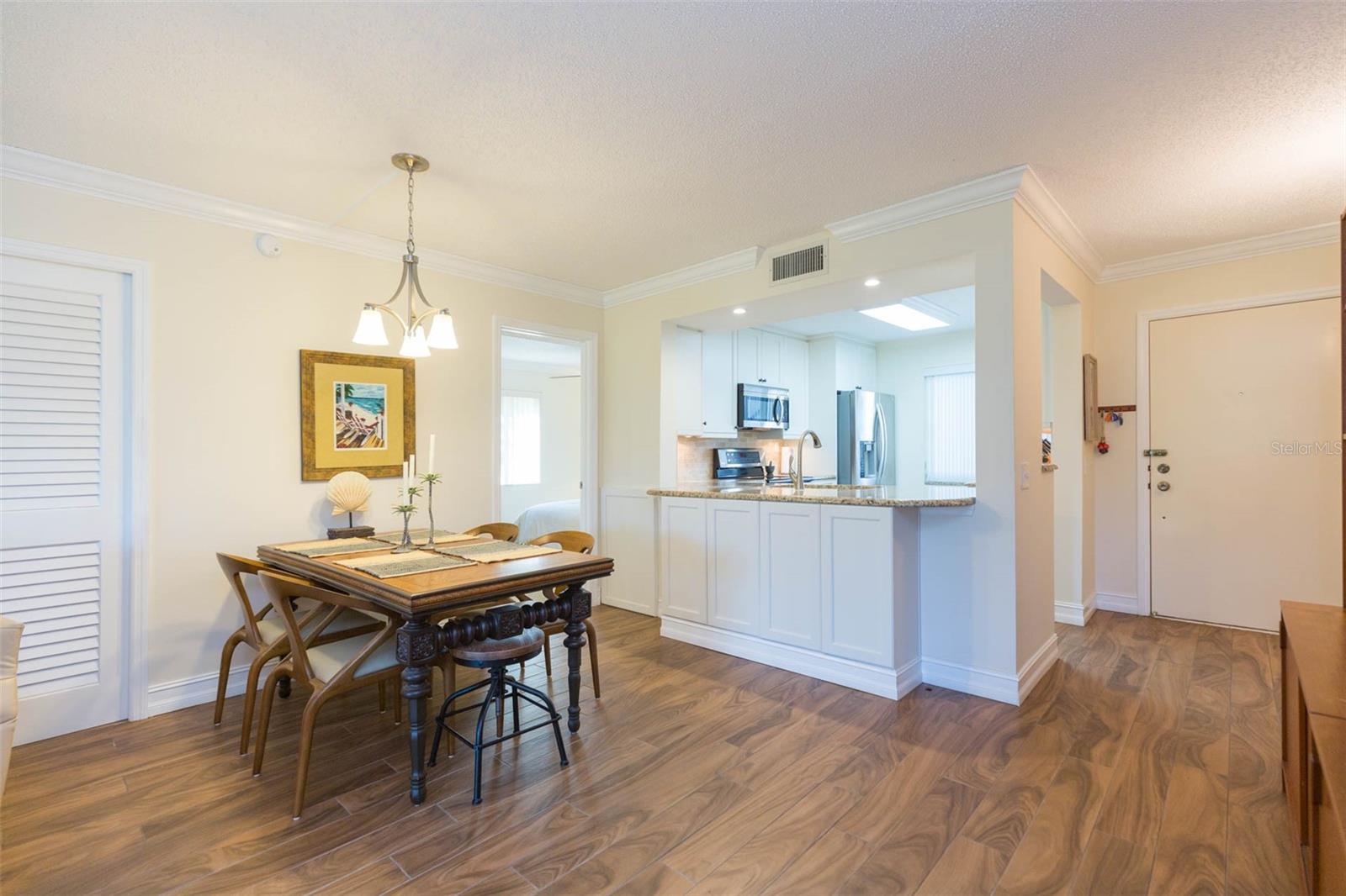 LA PUERTA DEL SOL CONDO - Residential