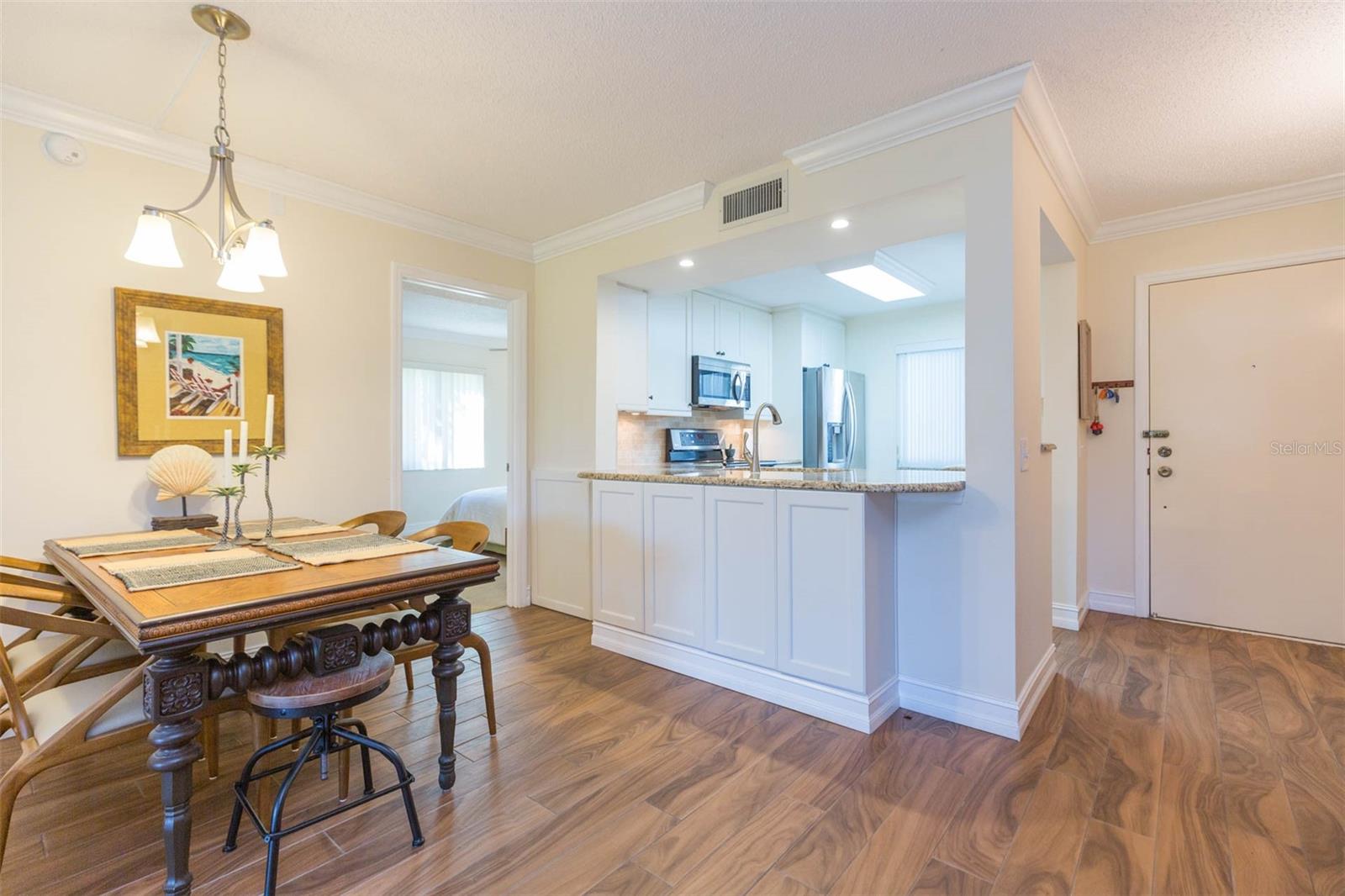 LA PUERTA DEL SOL CONDO - Residential