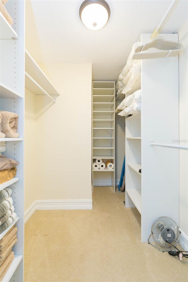 LA PUERTA DEL SOL CONDO - Residential