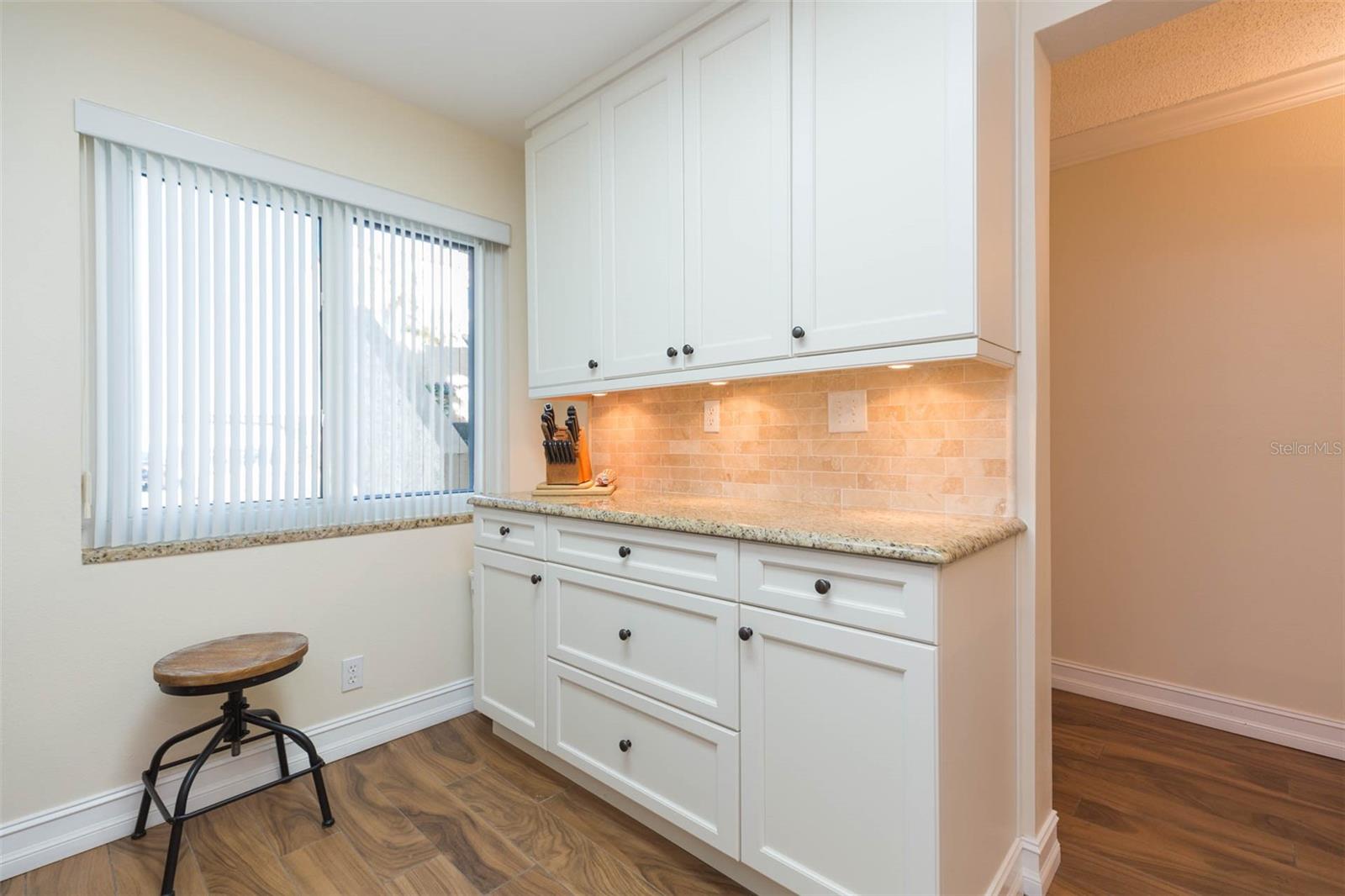 LA PUERTA DEL SOL CONDO - Residential