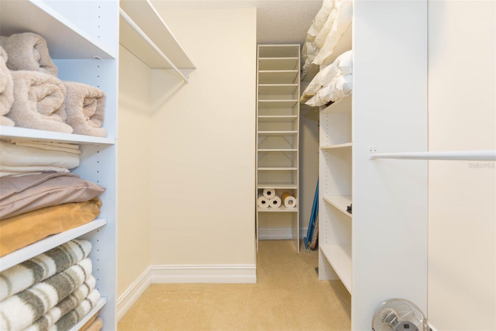 LA PUERTA DEL SOL CONDO - Residential