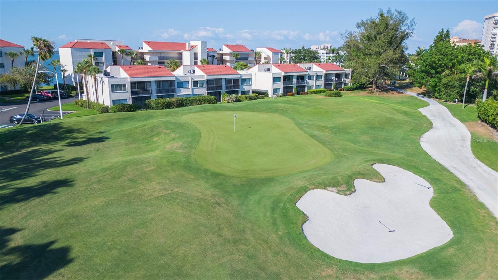 LA PUERTA DEL SOL CONDO - Residential