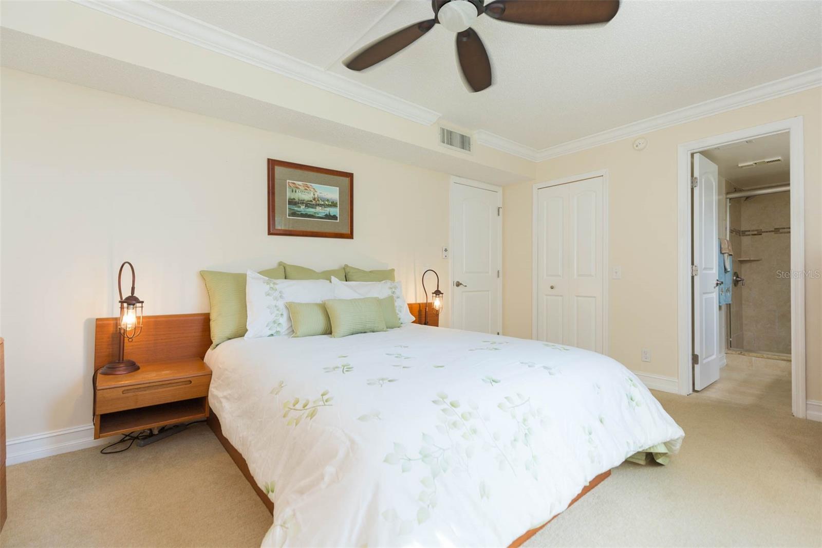 LA PUERTA DEL SOL CONDO - Residential