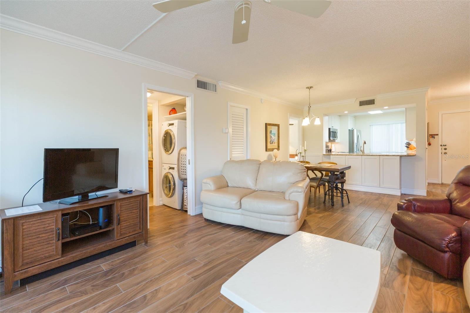 LA PUERTA DEL SOL CONDO - Residential