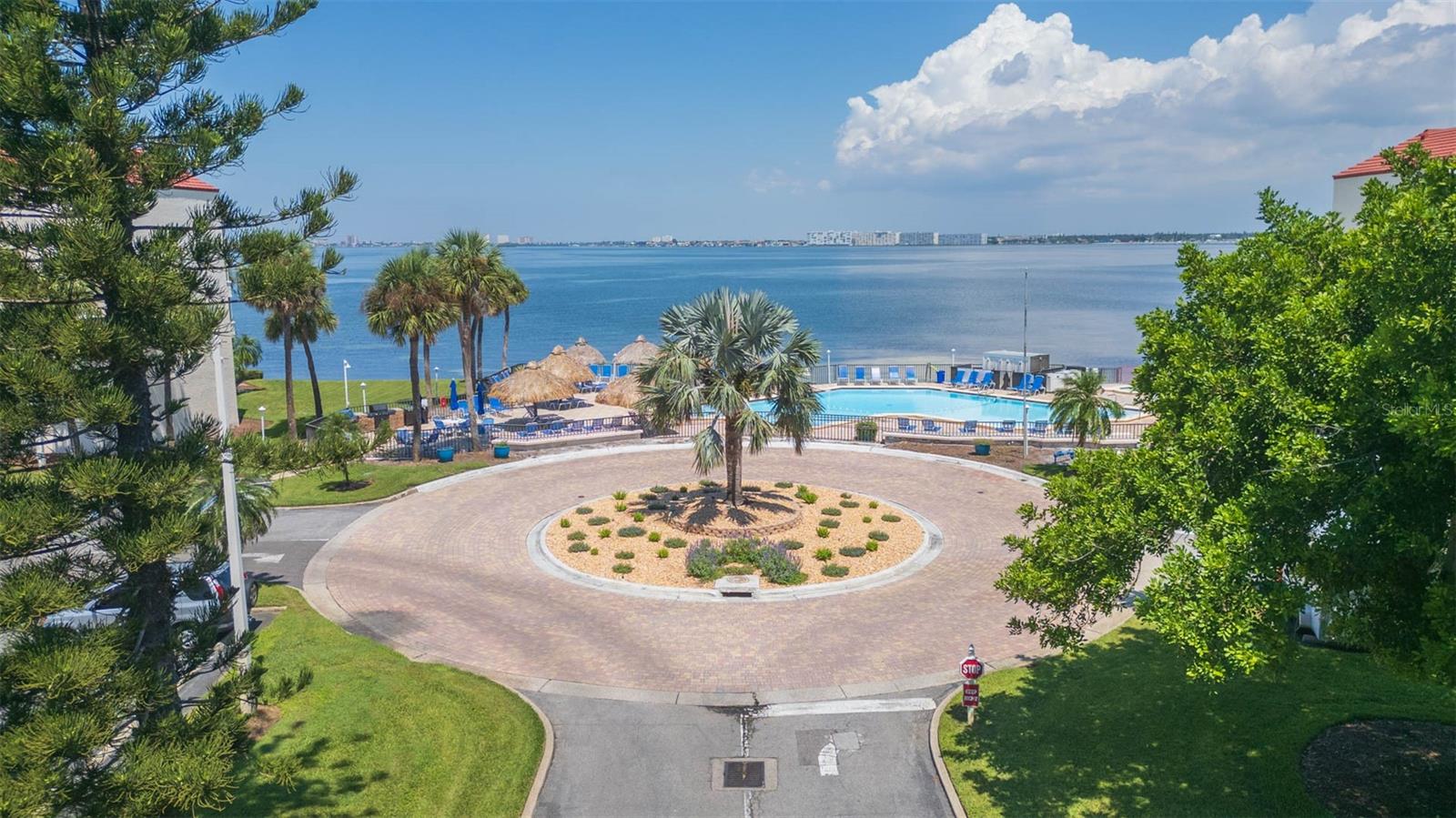 LA PUERTA DEL SOL CONDO - Residential