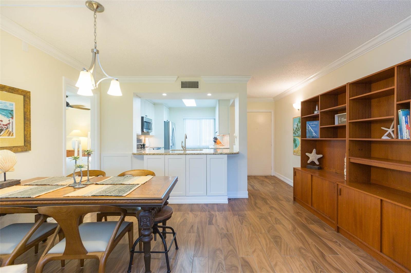 LA PUERTA DEL SOL CONDO - Residential