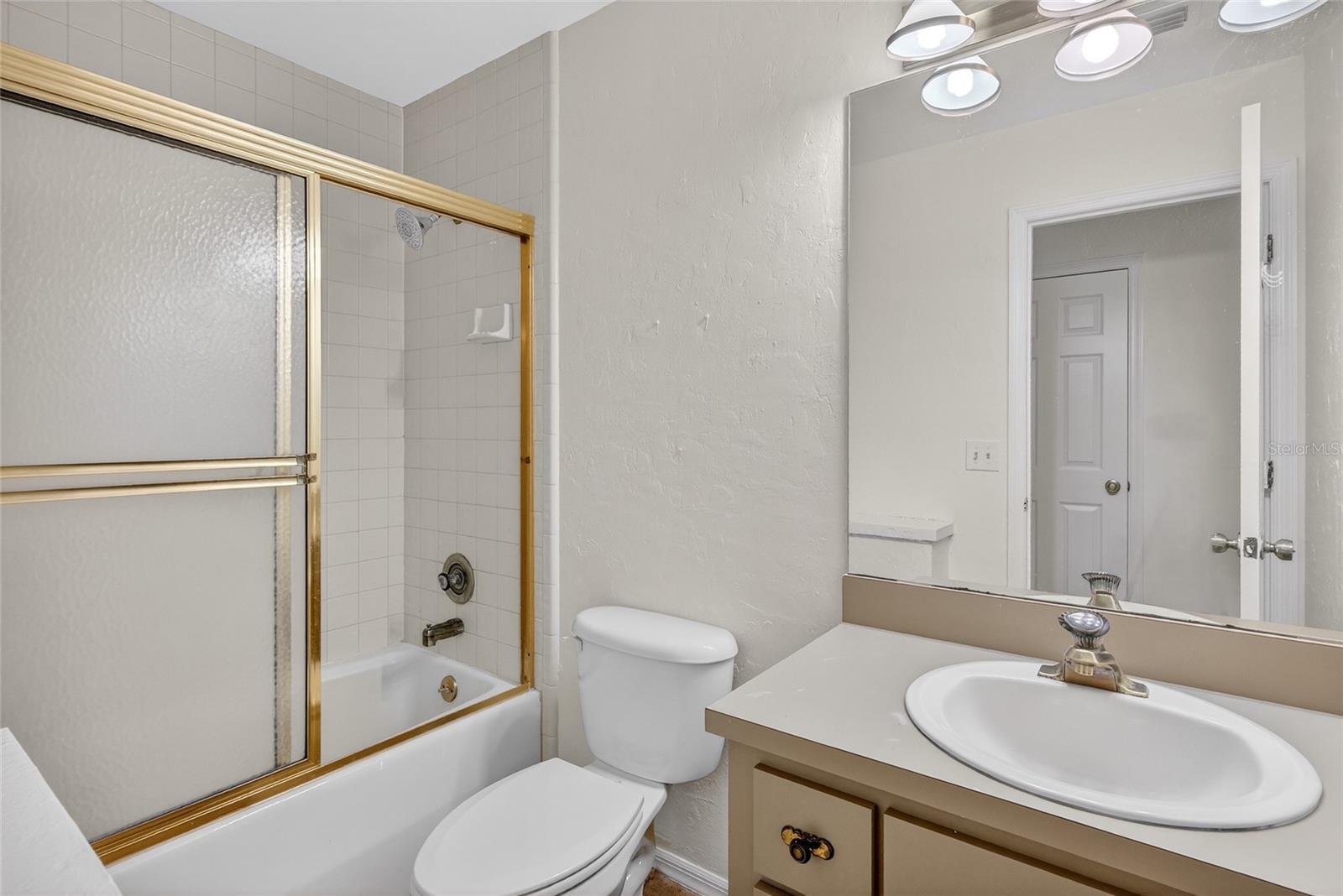 THOUSAND OAKS - Residential