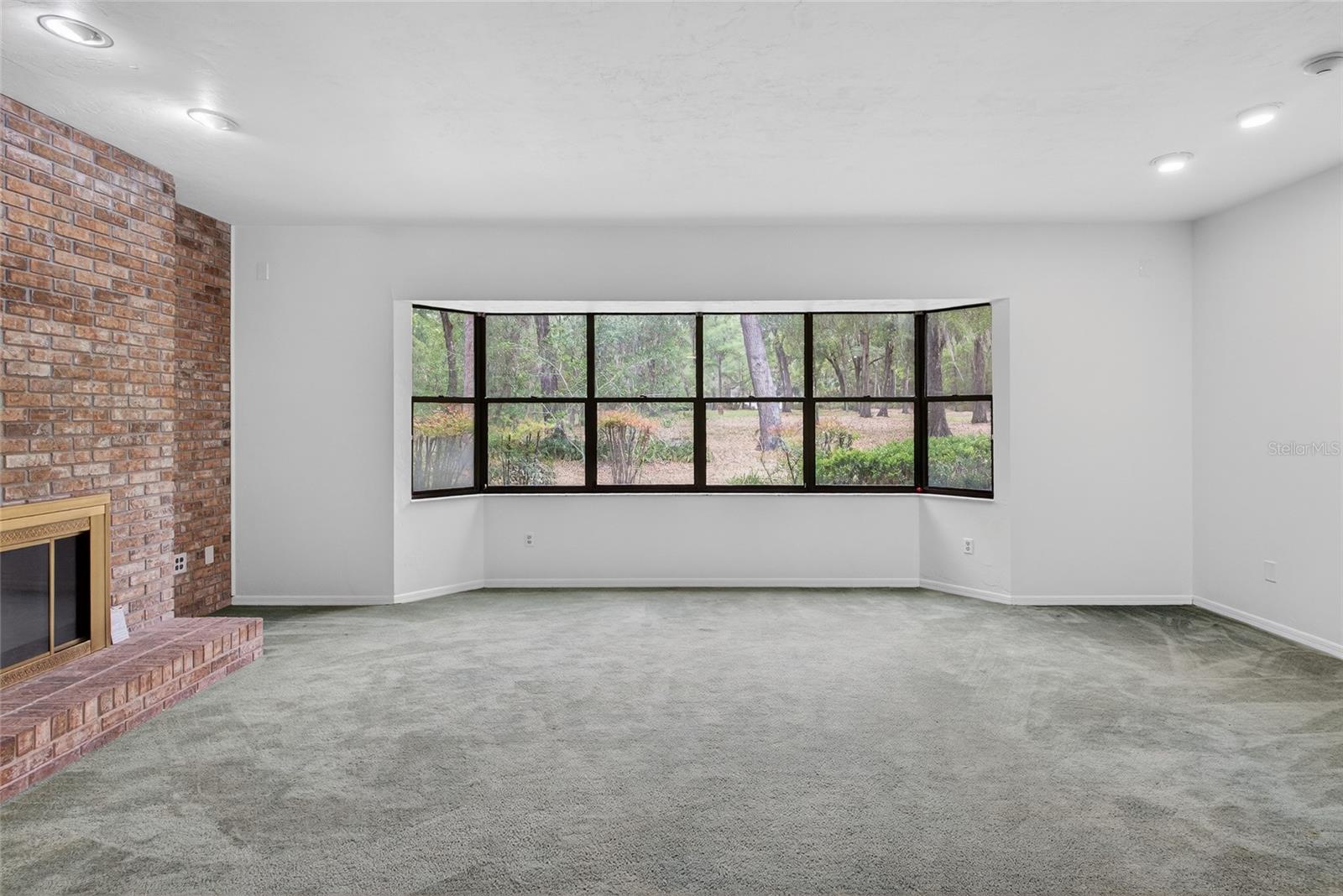 THOUSAND OAKS - Residential