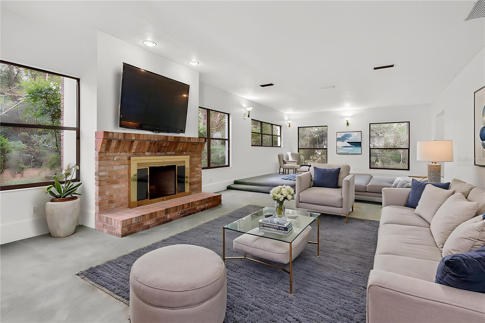 THOUSAND OAKS - Residential