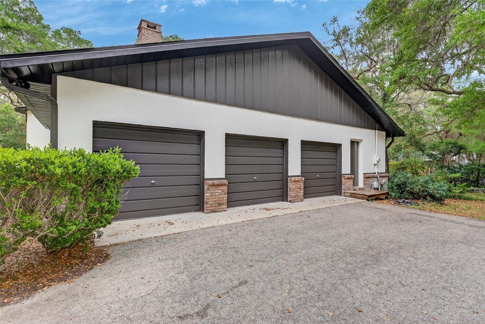 THOUSAND OAKS - Residential