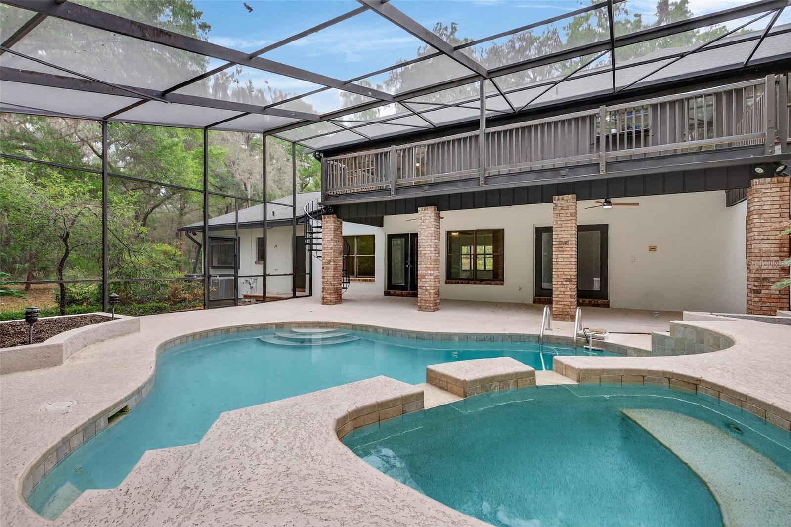 THOUSAND OAKS - Residential