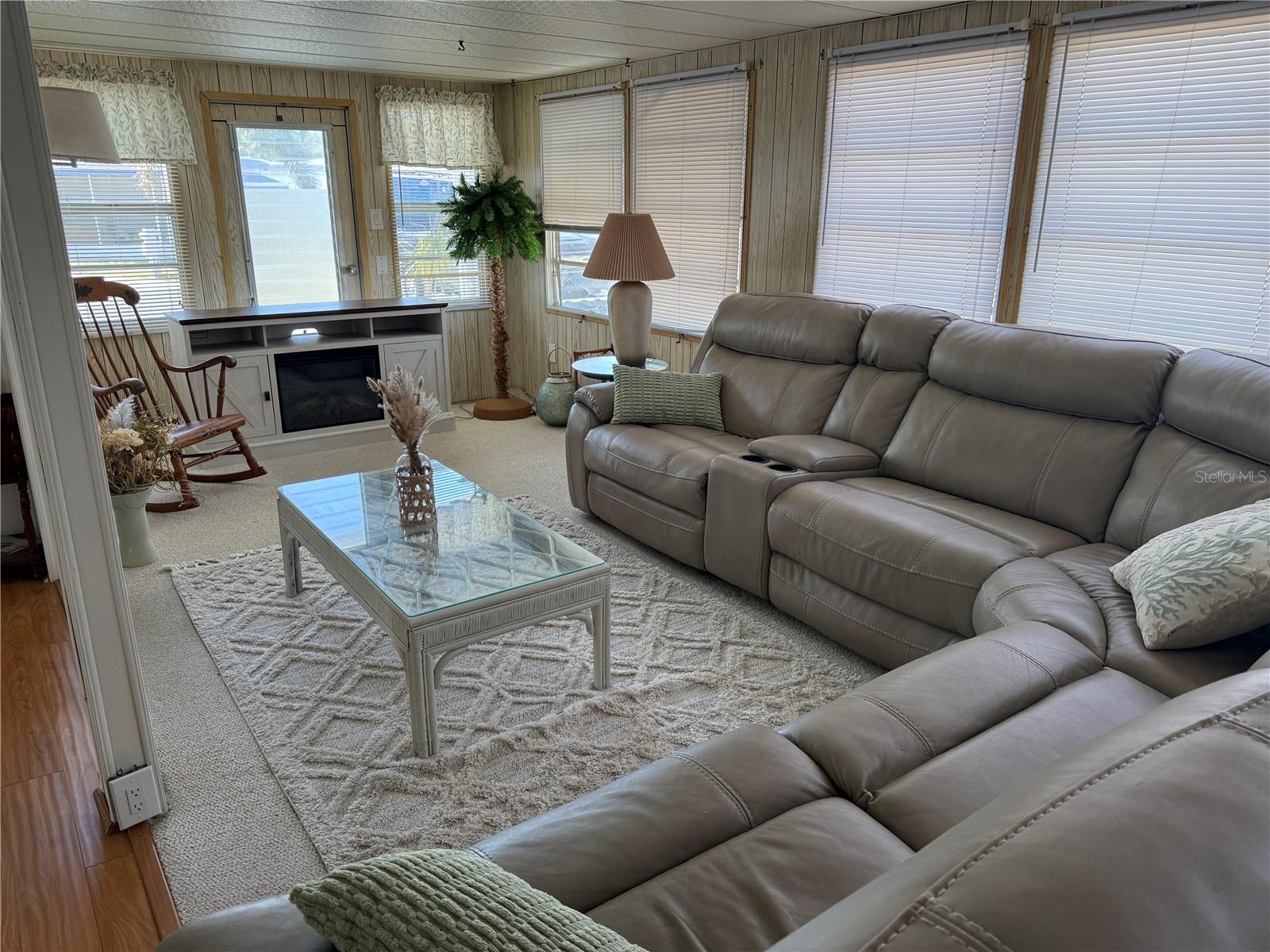 347 MOUNT SAXON AVENUE NE 324