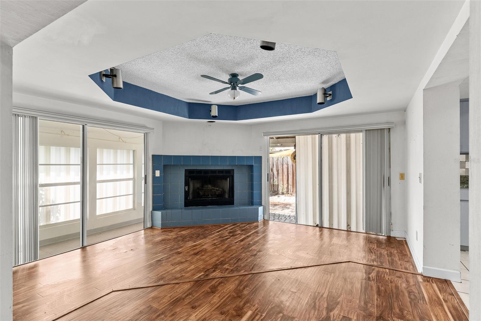 436 MANOR BOULEVARD