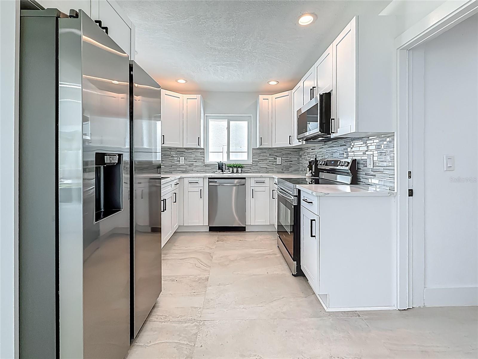BAYWOOD SHORES 1ST ADD - Residential Lease