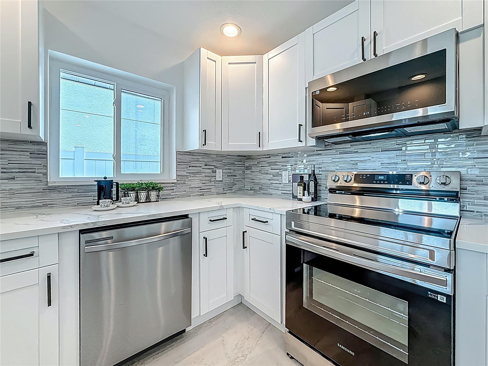 BAYWOOD SHORES 1ST ADD - Residential Lease