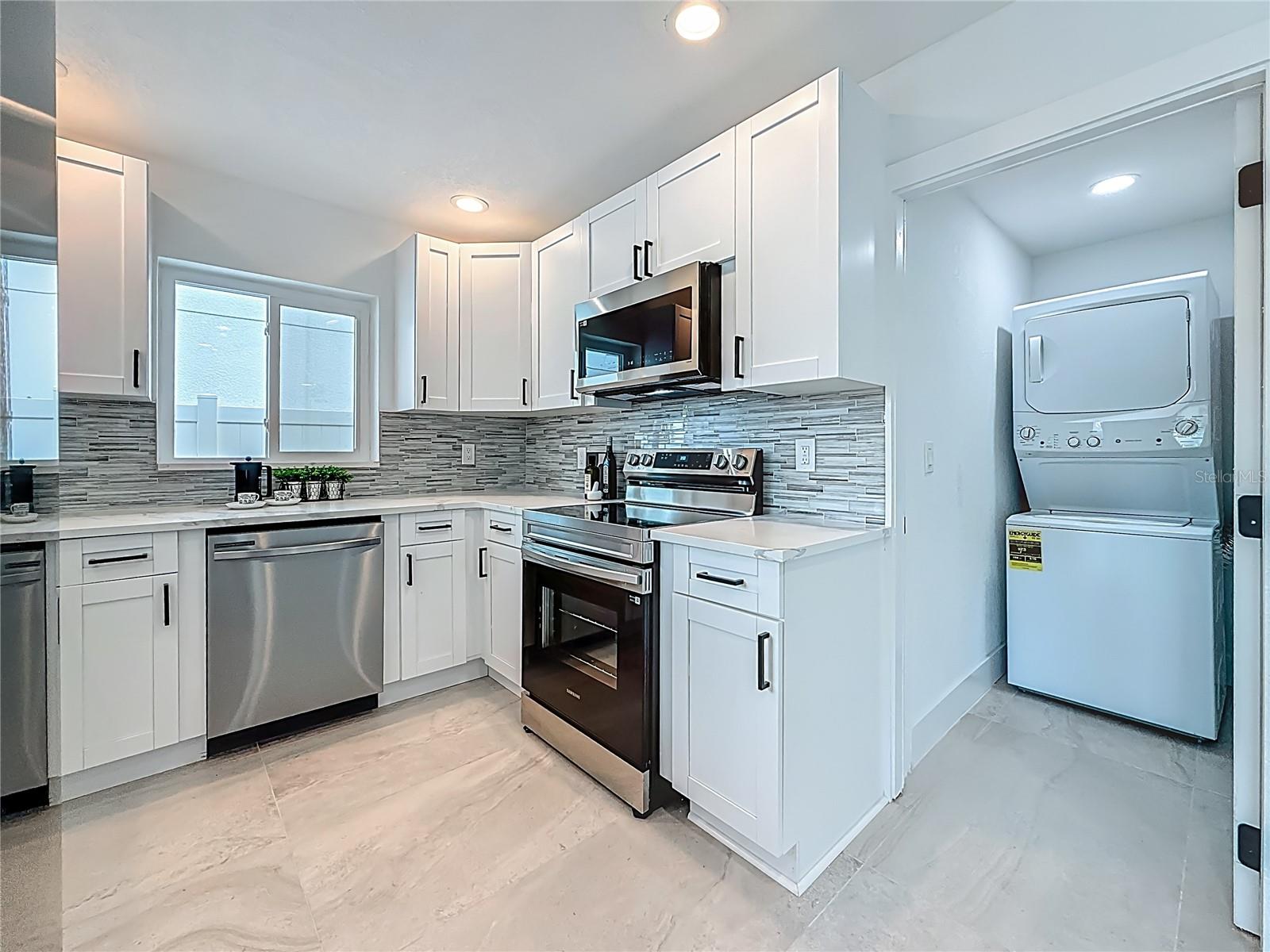BAYWOOD SHORES 1ST ADD - Residential Lease