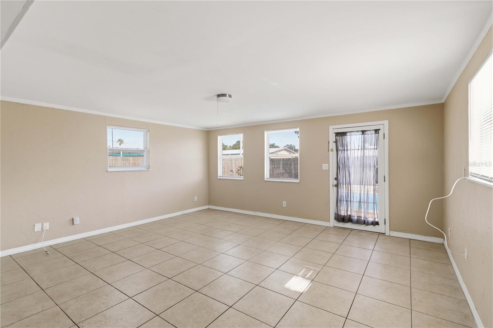 LAKE RIDGE - Residential
