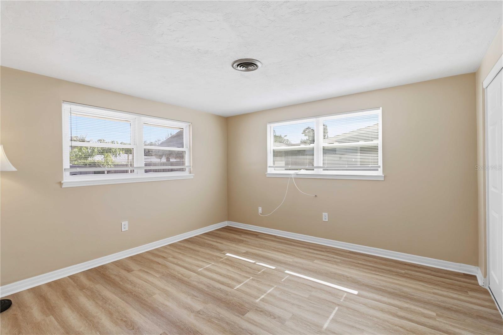 LAKE RIDGE - Residential