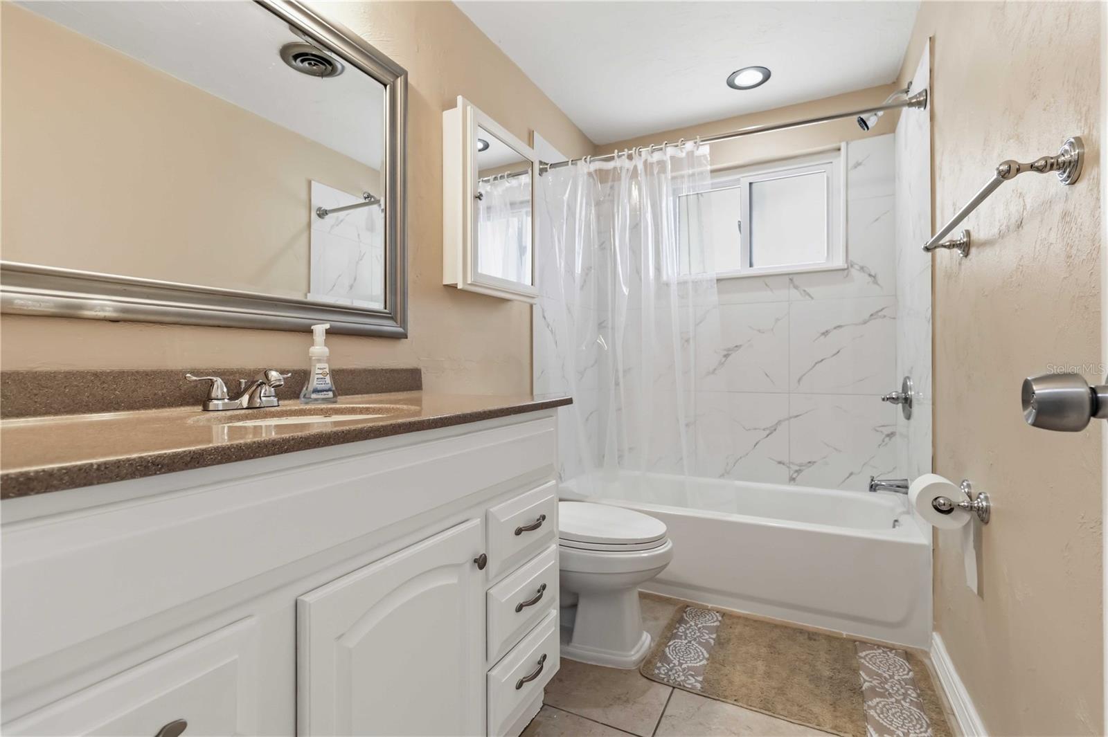 LAKE RIDGE - Residential