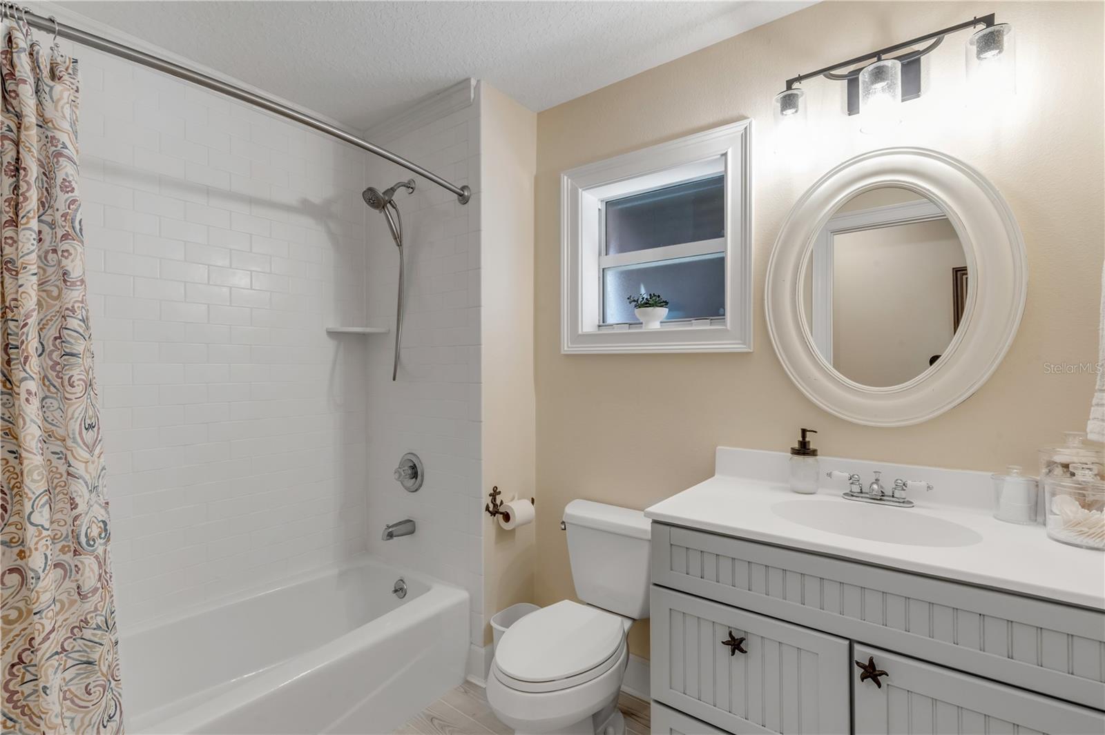 INDIAN HARBOR ESTATES UNIT 04 - Residential