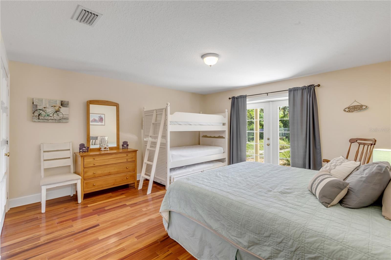 INDIAN HARBOR ESTATES UNIT 04 - Residential