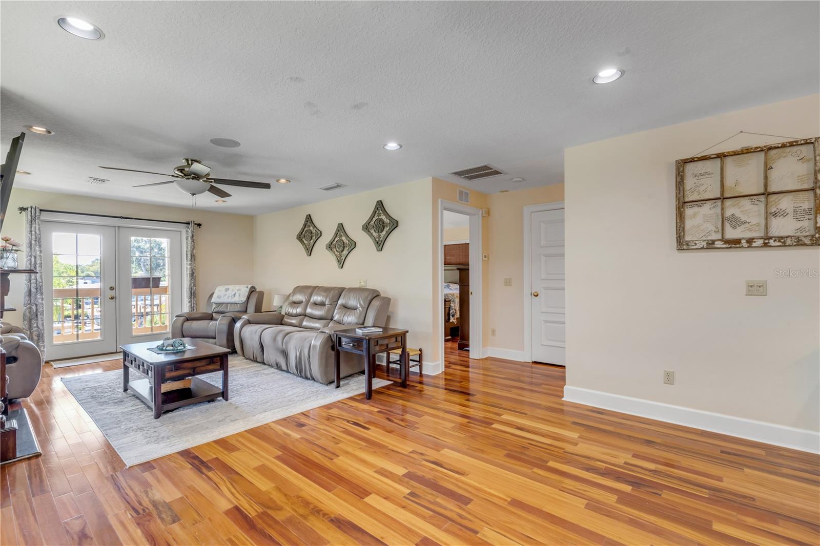 INDIAN HARBOR ESTATES UNIT 04 - Residential