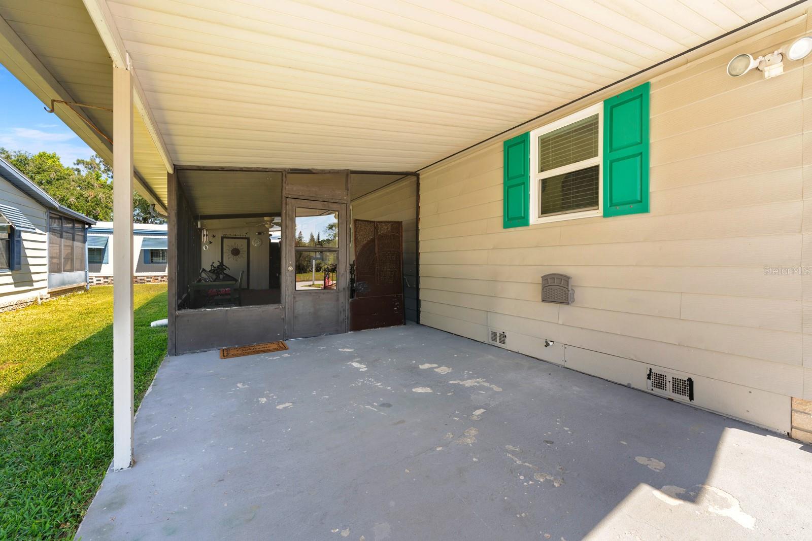 8933 FOX TRAIL