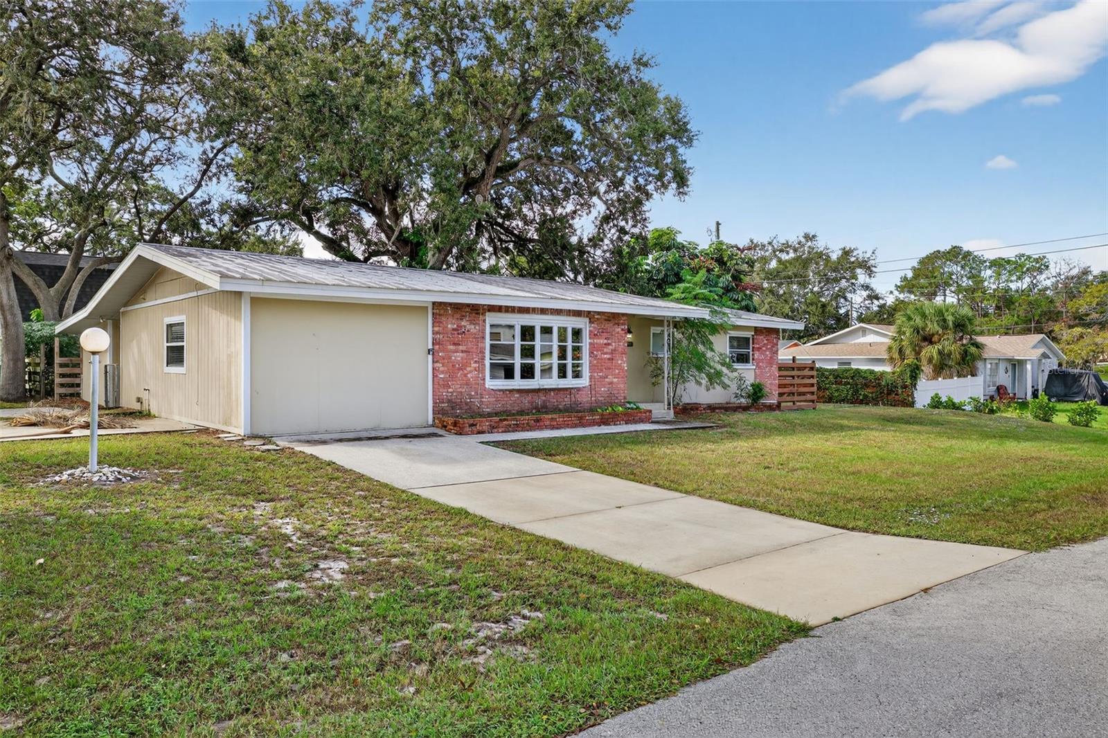 DE SOTO ESTATES - Residential