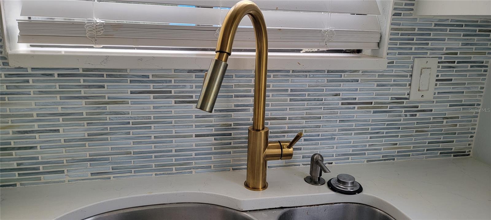 AUTUMN WOOD REV - Residential