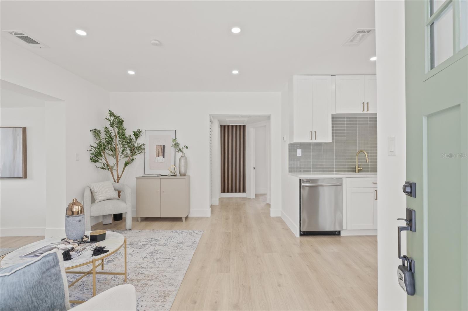 3008 W VAN BUREN DRIVE