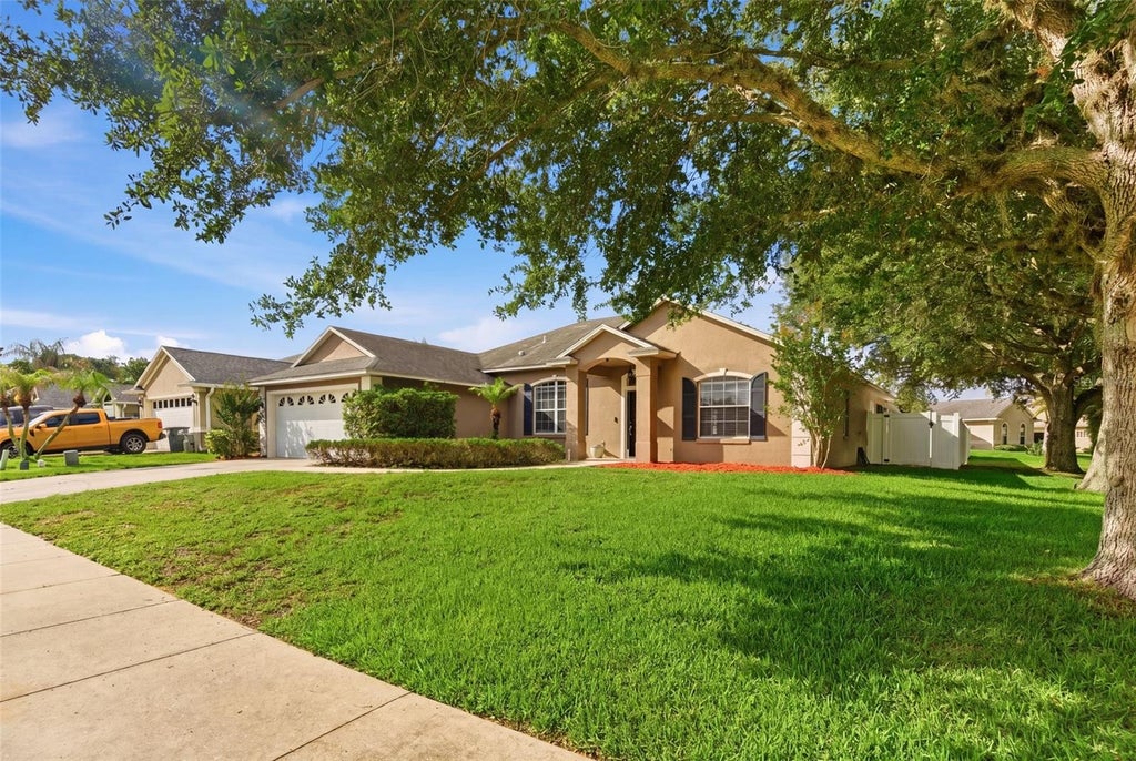 Photo of 896 Princeton Drive, Clermont, FL 34711 (MLS # O6412071)