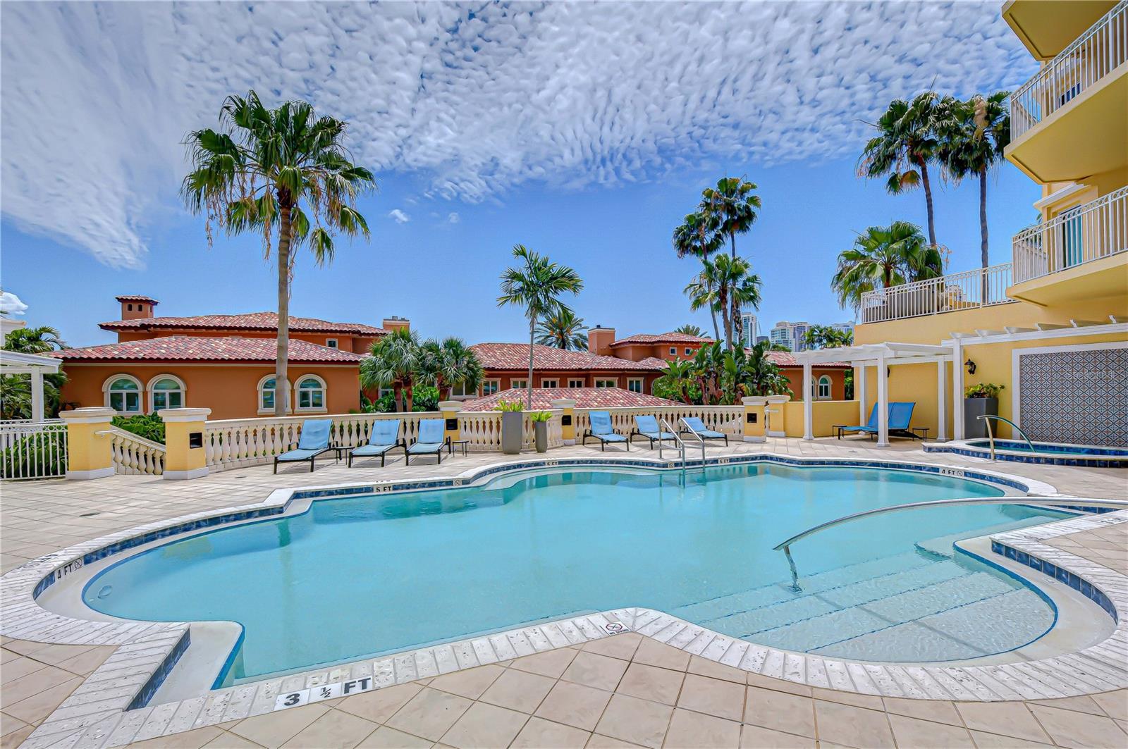 VINOY PLACE CONDO - Residential